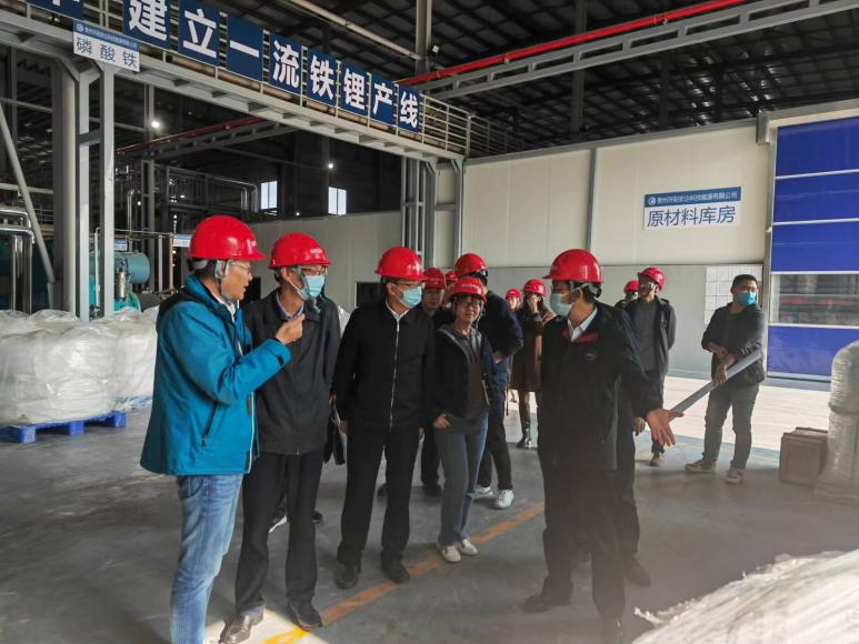 省生態(tài)環(huán)境廳羅鴻翔副廳長赴開陽經(jīng)開區(qū)宣講黨的二十大精神暨督導(dǎo)園區(qū)生態(tài)環(huán)境保護工作